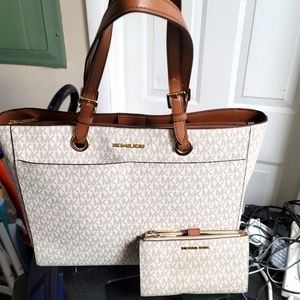 MICHAEL KORS LAPTOP BAG AND WALLET